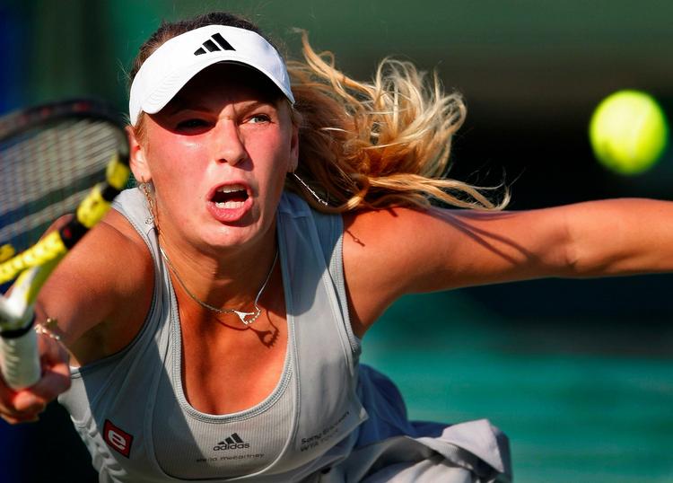 Caroline Wozniacki forstår ikke virakken over den kamp, hun måtte opgive at fuldføre i Luxembourg. Danskeren forsøger at blive sin skade kvit inden den prestigefyldte turnering i Dubai næste uge. Arkivfoto. 