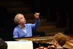 András Schiff har for anden gang begivet sig ud i Bachs seks 'Partitaer'. Arkivfoto: Dan Porges/Topfoto 