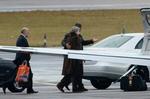 Hjemrejse. Den tidligere leder af de bosniske serbere, Biljana  Plavsic, eskorteres til sit fly i Arlanda-lufthavnen i Sverige tidligere i dag. 