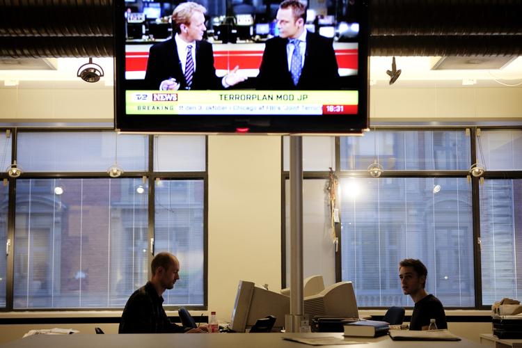 Trussel. På Jyllands-Postens redaktion i København blev der arbejdet videre, mens nyheden om terroranholdelserne bragede løs. 