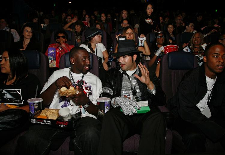 Premiere. Vennerne Chris Brooks og Jamal Taylor var blandt biografgængerne, da 'This is it' havde premiere i Los Angeles. 