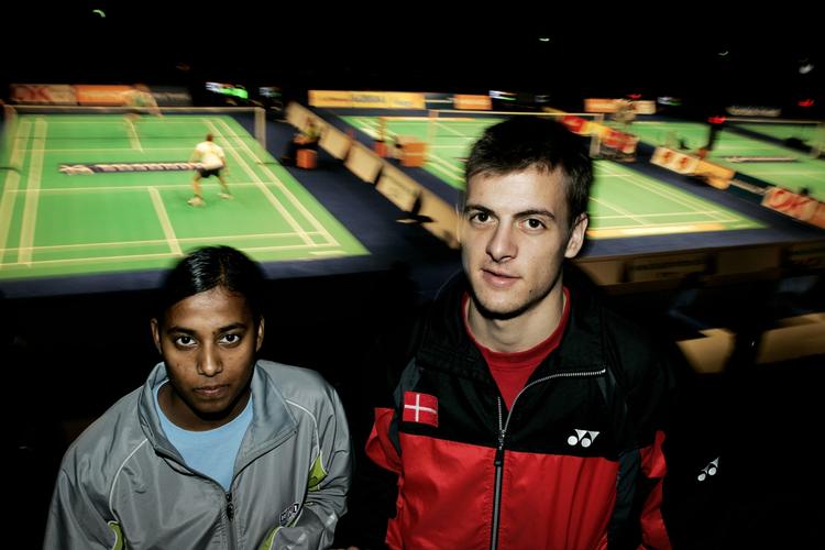 Ilddåb. Karina Jørgensen (tv) og Hans-Kristian Vittinghus er to af dansk badmintons kommende stjerner. Sidstnævnte kommer i dag på stor opgave i Frankrig. Arkivfoto. 