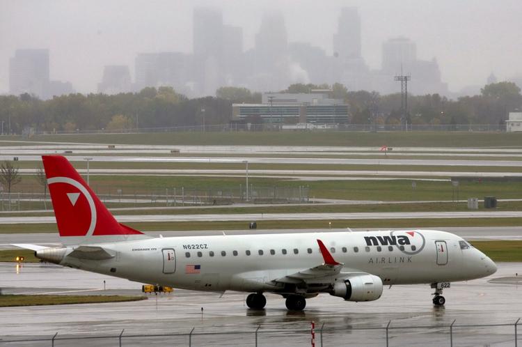 Northwest Airlines er netop blevet overtaget af Delta. 
