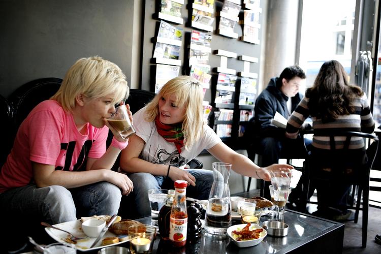 Mainstream. Dalle Valle har taget konsekvensen af krisen og sat priserne ned, skabt plads til flere og erstattet loungemusikken med Robbie Williams. Arkivfoto. 