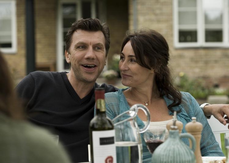Jesper Lohmann og Susanne Storm ses her i en scene fra '2900 Happiness'. 