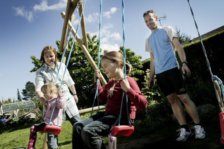 Sund nu-familien her har styr på mad og sundhed. Og det  kan overvægtige familier også få med blot ti timers kostvejledning viser et projekt, hvor familier fik hjælp fra diætister. 