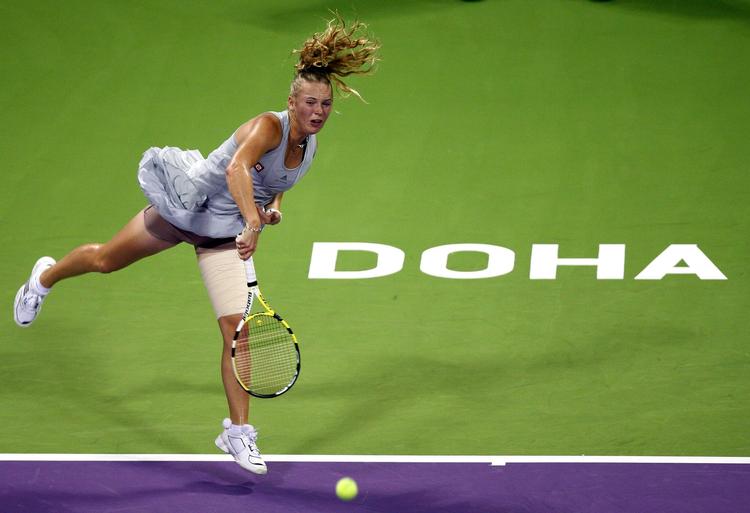 Fiberskaden i venstre lår voldte Caroline Wozniacki store vanskeligheder i kampen mod Vera Svonareva. 