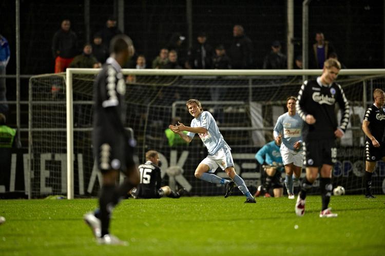5-0. Søren Frederiksen scorede det sidste mål, da Sønderjyske sensationelt drønede FC København ud af pokalturneringen. 