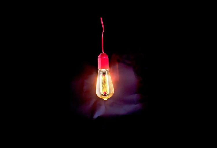 Giv nyt liv til indretningen med en opgradering af lampen på fem vidt forskellige måder. 