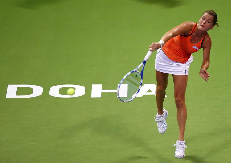 GAVE. Som bedste veninde til Caroline Wozniacki var Agnieszka Radwanska glad for at hjælpe danskeren i semifinalen. 