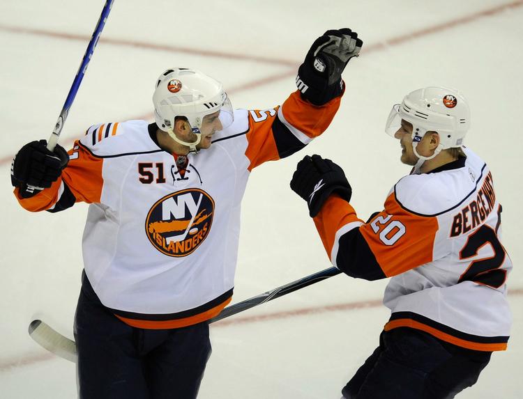 Målscorer. Frans Nielsen (med nummer 51) jubler over en af sine scoringer i kampen mod Washington Capitals. 
