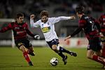 Snydt. AGF og Peter Graulund (i hvidt) havde stort set alle tre point, men et selvmål i overtiden gav FCM 2-2 i Århus. 