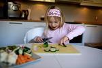 Det er en god ide med grønne snacks lige ved hånden. Når der står en skål ved siden af legesagerne, svinder det altid i den.  Foto: Thea Grav Rosenberg. 