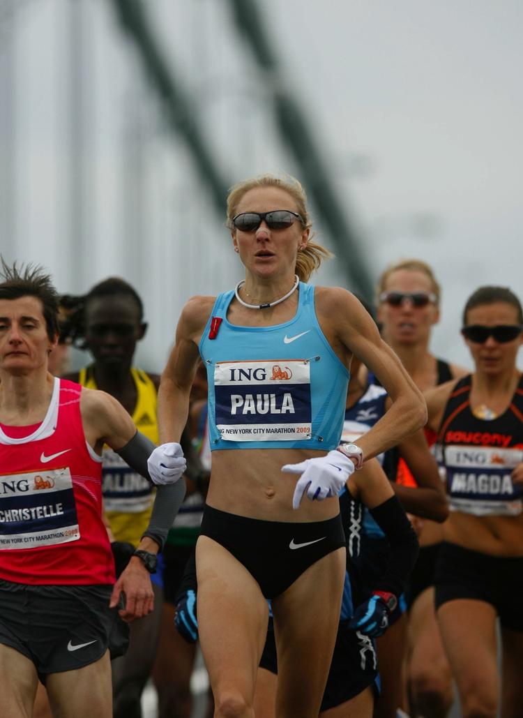 slået. Paula Radcliffe blev nummer fire i sit comeback i New York, hvor hun har vundet tre gange tidligere. 