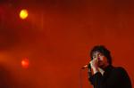 »Der er noget sfærisk og svævende over flere af melodierne, der dog tøjres solidt og tørt i New Yorks asfalt af Julian Casablancas' lidt flade stemme, der arbejder fint på toppen af en overraskende omfattende instrumentering«, skriver Politikens anmelder. Arkivfoto. 