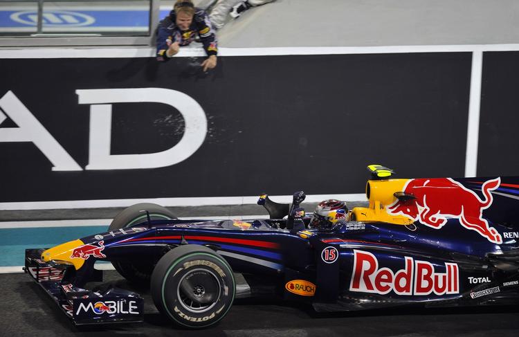 Sebastian Vettel vandt sæsonens sidste grandprix på Bridgestone dæk. Efter næste sæson er det slut med det japanske gummi. 