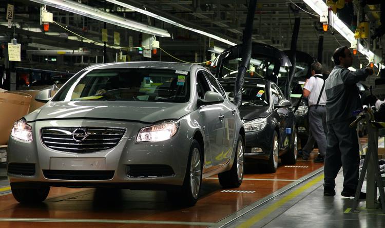 Kovending. General Motors lånte 11 milliarder kroner af den tyske stat for at slippe af med Opel, men nu fortryder selskabet beslutningen. 