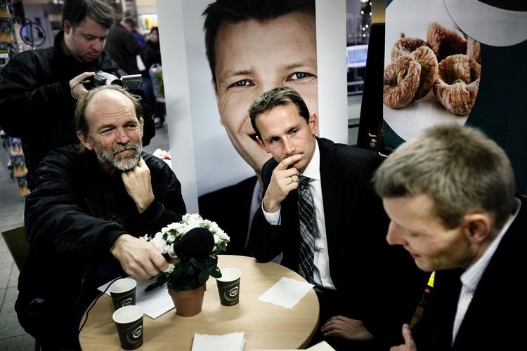 Baglandsbesøg. Venstres næstformand Kristian Jensen når det meste af landet rundt for at støtte landets lokalpolitikere. 
