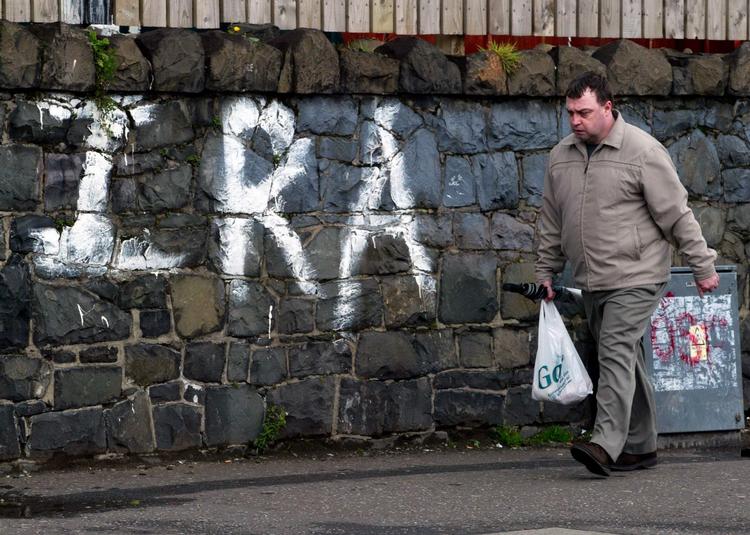 En ny rapport konkluderer at udbrydergrupper fra IRA er stærkere end i de seneste seks år. 