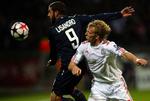 FÆRDIGE. Dirk Kuyt (th.) og resten af Liverpool-holdet for efter det uafgjorte resultat mod Lyon svært ved at gå videre fra dette års Champions League. 