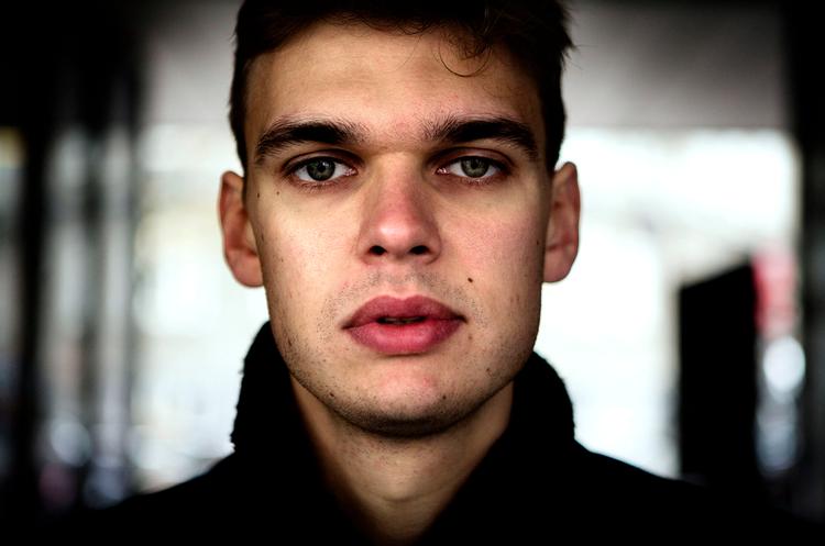 Superheroes. Asger Tarpgaard husker den måde, de legede  sig til musikaliteten i Skive. »Vi havde bare så pisse meget lyst til det«. Senere blev han guitarist i Superheroes. Foto: Tobias Selnæs Markussen 