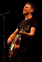 Fødselsdag. Bryan Adams optræder i dag på de mere ydmyge scener, men hans gamle hit som f.eks. 'Everything I Do I Do It For You' høres stadig ofte i æteren.  Foto: Karel Navarro/AP 
