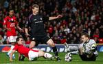 fantomredninger. CSKA Moskvas anfører og målmand Igor Akinfeev (th) var en oplevelse i kampen mod Manchester United tirsdag. Arkivfoto. 