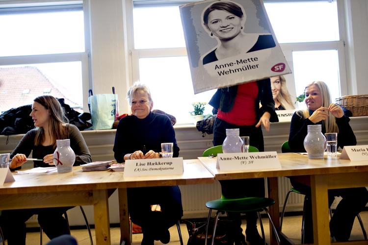 VALGMØDE. Kommunalpolitikere gør klar til debatten med det andet Frederiksberg. 