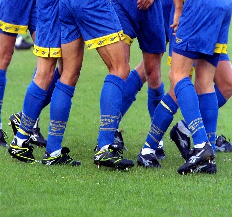HETERO. Ingen af disse ben tilhører en homoseksuel. I hvert fald er der endnu ikke en professionel dansk fodboldspiller, der er sprunget ud som bøsse. Arkivfoto: Tine Harden 