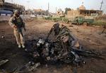 vold. I dag dræbes der 'kun' 400-500 mennesker om måneden i Irak. Det er langt færre end i 2006-07, men det er dog 3-4 gange flere, end det samlede antal dræbte langs den Mur, der delte Tyskland gennem hele den lange kolde krig. Hver måned. (Arkivfoto) 