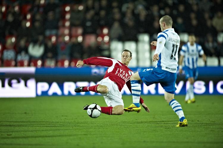 TOPHOLD. OB havde topholdets held og slog Silkeborg 0-1 på et selvmål. 