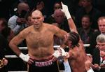 afgørelsen. Med opbakning fra to af dommerne blev Davud Haye ny verdensmester med sejren over Nikolaj Valuev. 