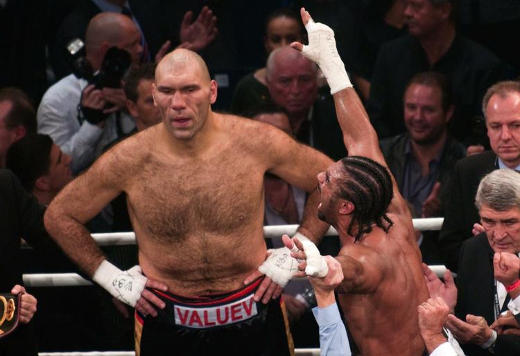afgørelsen. Med opbakning fra to af dommerne blev Davud Haye ny verdensmester med sejren over Nikolaj Valuev. 