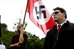 OK. Nazi-leder Jonni Hansen ser ikke noget probem i, at nazister er medlemmer af dronnningens livgarde. Arkivfoto. 
