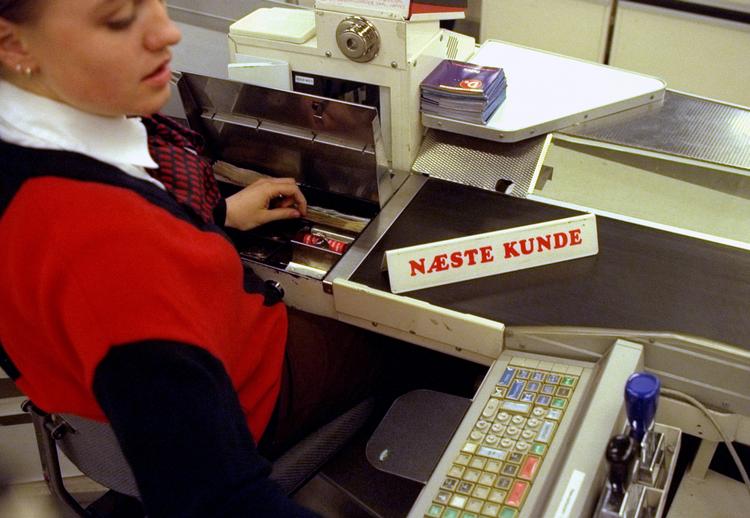 Mens en gennemsnitlig borger i Europa betaler omkring 166 kroner for ti udvalgte varer, koster det en dansker næsten 100 kroner mere at købe de samme ti varer. Samlet EU-pris: 166,84 kr. 