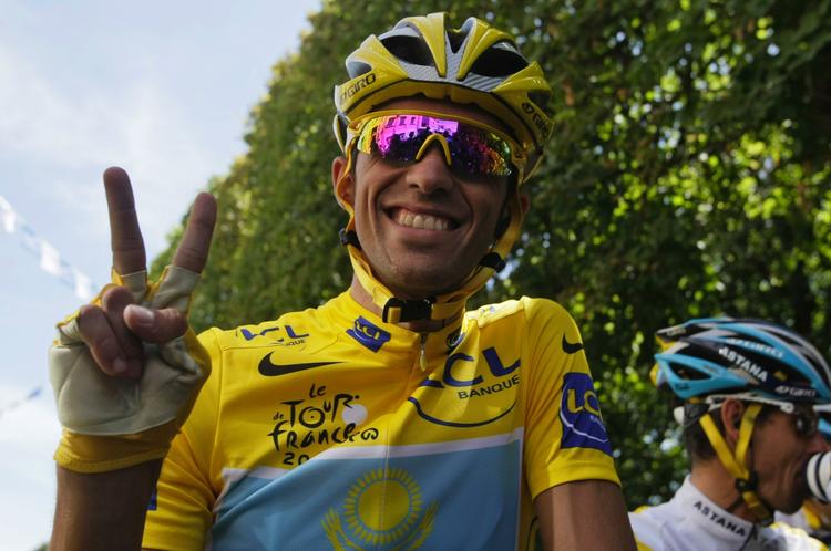 Alberto Contador bliver en holden mand, hvis han siger ja til Astanas tilbud. 
