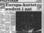 Gigantbommert. Der findes desværre ikke et bedre billede af den famøse forside fra Politiken dagen efter Tysklands officielle genforening. Men man skal ikke knibe øjnene meget sammen for at se, at der står et enormt juletræ foran Brandenburger Tor. Og det gør der vist normalt ikke i starten af oktober ... 