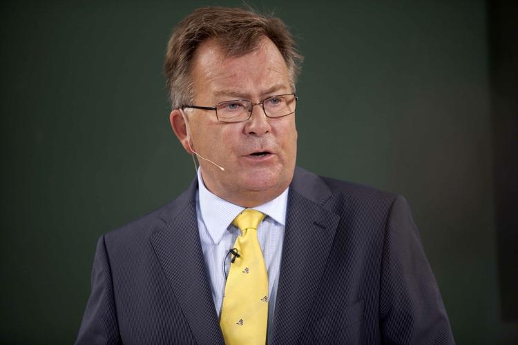 Claus Hjort Frederiksen er mere jovial og bamse-agtig. Han kan godt lide at sidde og småsnakke ved bordet, siger Kristian Thulesen Dahl. 