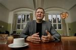 Bo Asmus Kjeldsgaard opfordrer alle partier i den københavnske borgerrepræsentation til at samarbejde om at finde en løsning en besparelse på børne- ungeområdet på 47 millioner kroner. 