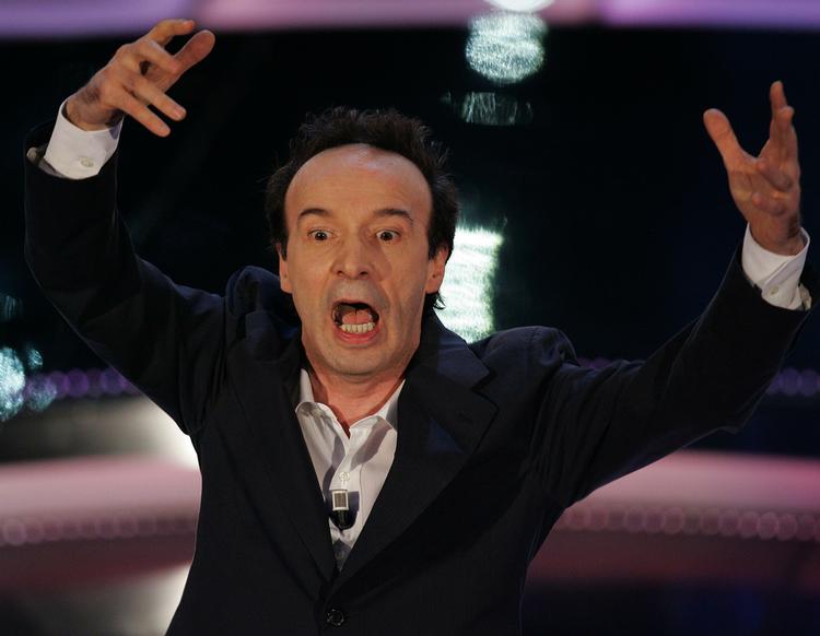 Action. Den italienske skuespiller Roberto Benigni er også med i verdens længste film. I præcis tre minutter 25 sekunder. Her er han dog til sangfestival i San Remo. 