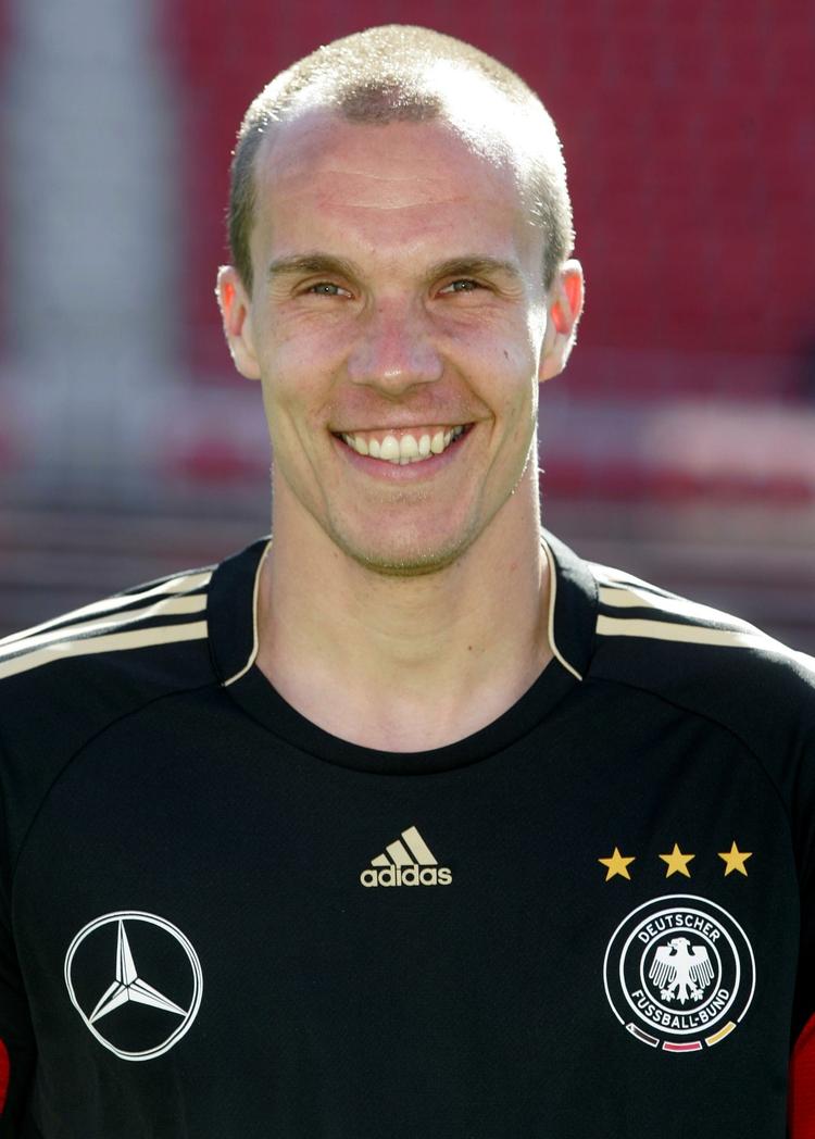 Selvmord. Tysk politi bekræfter, at der sandsynligvis er tale om, at den tyske landsholdsmålmand Robert Enke har begået selvmord. 