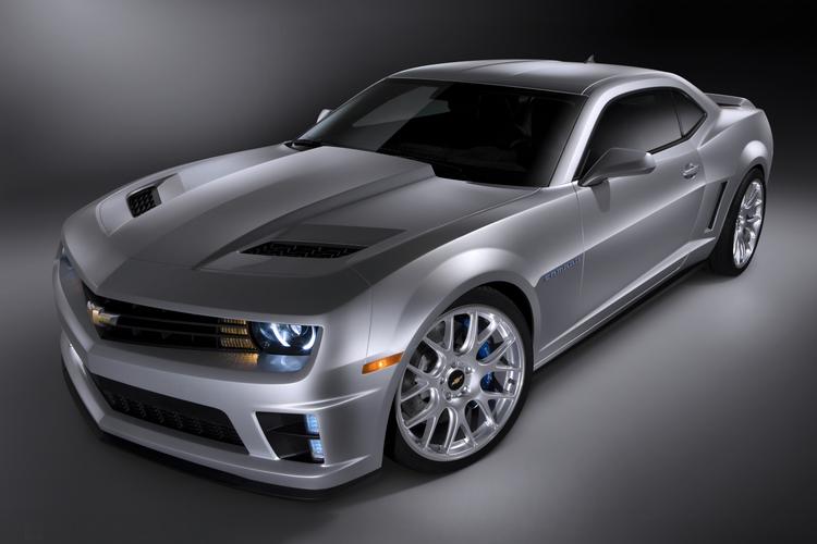 Tv-stjernen Jay Leno har fået sin egen helt specielle Chevrolet Camaro. Den kan for tiden ses på SEMA-bilmessen i Las Vegas.  Foto: GM 