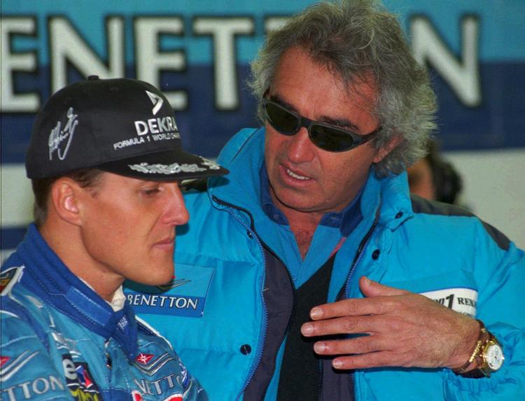 Udsalg. Michael Schumacher vandt sit første af syv verdensmesterskaber i 1994 med Flavio Briatore som teamchef hos Benetton. Nu kan hans VM-bil købes på ebay. 