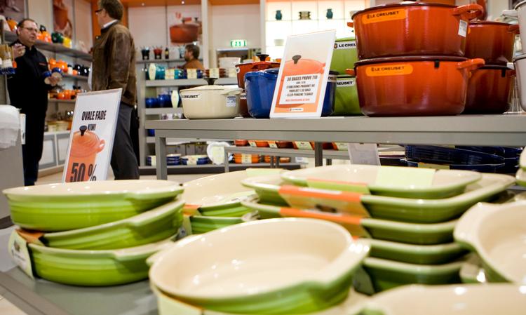 Du kan blandt andet finde et udvalg af det franske køkkentøjsmærke, Le Creuset på lagersalget i Ringsted. 
