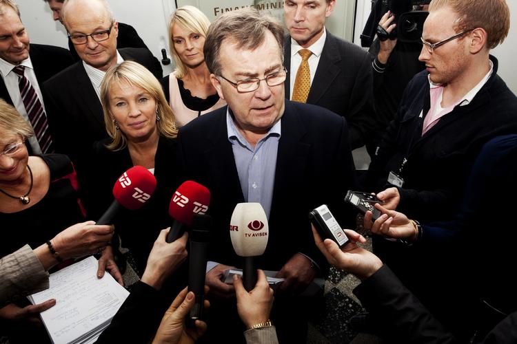 Aftale. Efter flere dages nervekrig nåede regeringen og Dansk Folkeparti i nat frem til en aftale om finansloven for 2010. 