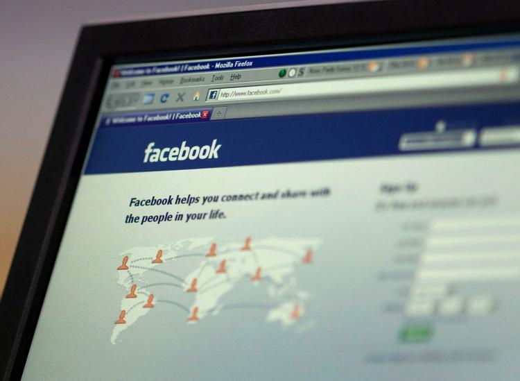 BESKED. En meddelelse på Facebook renser en 19-årig New Yorker for røverimistanke. 