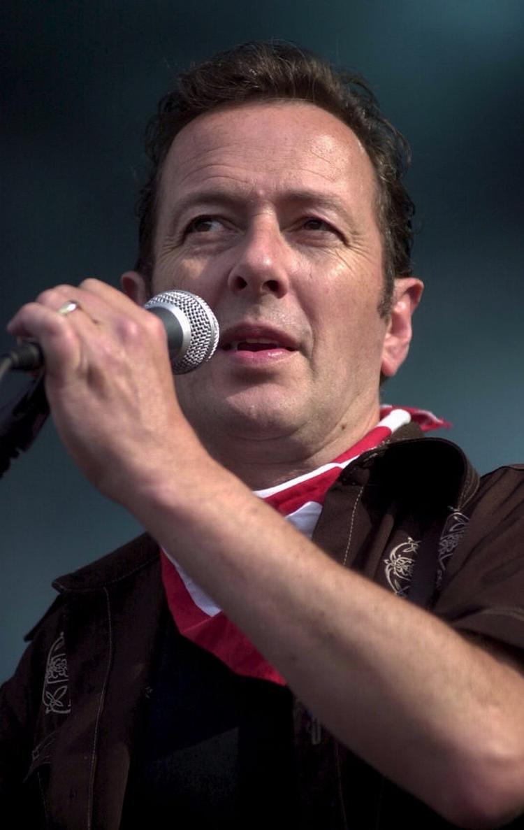 Joe Strummer, frontfiguren i The Clash, døde i 2002, 50 år gammel. 