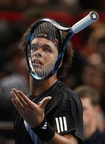 videre. Hvis Tsonga genvinder turneringen, er han sikker på at komme med i ATP-slutspillet i London i november, hvor kun årets otte bedste spillere deltager. 