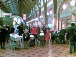 A parents happening at the central railway station was dispersed by police this morning. Parents and children held out plastic cups to beg for money for Copenhagen pre-schools. 