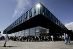 Det Kongelige Teaters Skuespilhus på Kvæsthusbroen i København stod færdigt i oktober 2007. Ifølge teaterdirektør Erik Jacobsen var der ikke sat penge af til de øgede driftsomkostninger, som Det Kgl. ville få ved at gå fra to til tre huse  (Det Kgl. har også bygninger på Kgs. Nytorv og Operahuset på Holmen). Det råder finanslov 2010 bod på. 